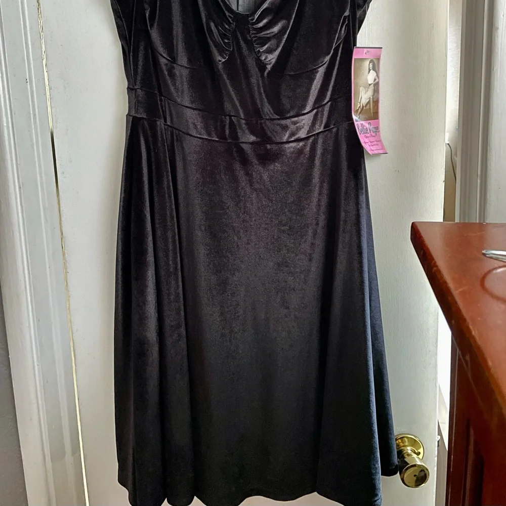 Bettie Page Black Bettie on holiday dress - Picture 4 of 7